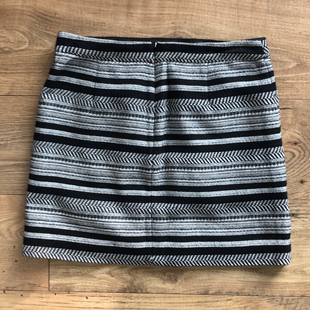 Mini skirt - Picture 3 of 5